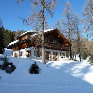 Almhaus Laerchegg Appartement Sonnenalpe Nassfeld Exterior photo