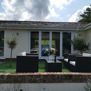 Couples Country Escape Includes Private Indoor Pool And Hot Tub In North Wales Villa Bagilt Exterior photo