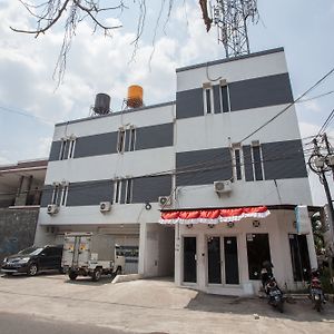 Reddoorz @ Sawojajar Hotel Malang Exterior photo