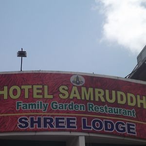 Samruddhi And Shree Inn Lodge Poona Exterior photo