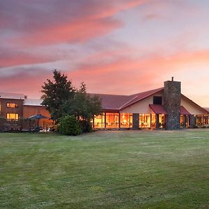 Mackenzie Country Hotel Twizel Exterior photo