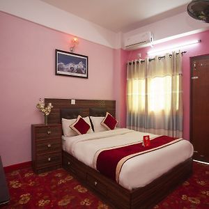 Oyo 195 Global Hotel And Resort Kathmandu Exterior photo