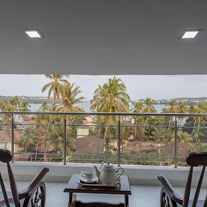 Ocean Shores Hospitality Appartement Candolim Exterior photo