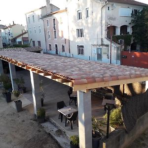 Le Cafe Des Fleurs Hotel Salindres Exterior photo