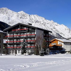 Hotel Alpenhof - Halbpension Saas-Almagell Exterior photo