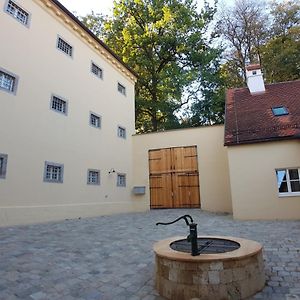 Stadthotel - Das Alte Gefaengnis Braunau am Inn Exterior photo