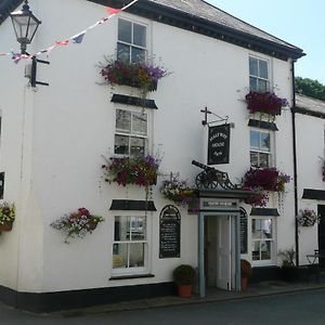 Halfway House Inn Kingsand Exterior photo