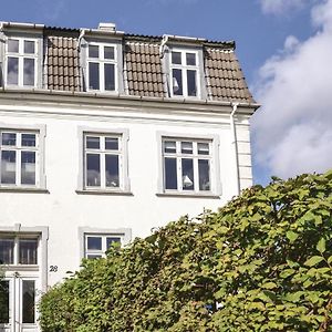 One-Bedroom Apartment in Charlottenlund Exterior photo