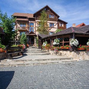 Nebokrai Hotel Jaremtsje Exterior photo