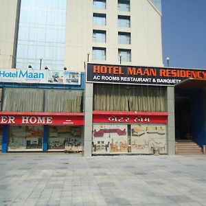 Hotel Maan Residency Ahmedabad Exterior photo