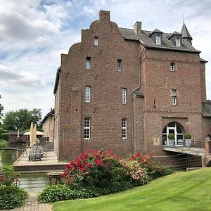 Burg Obbendorf Hotel Niederzier Exterior photo