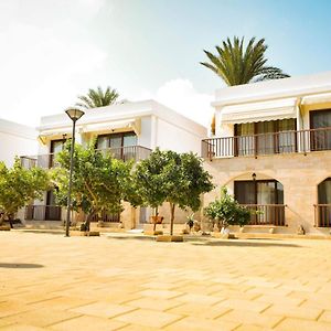 Golden Palms Guest House&Cafe Famagusta  Exterior photo