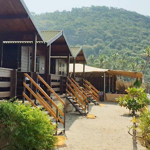 Summer Sky Beach Resort Agonda Exterior photo