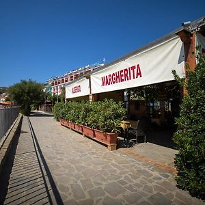 Albergo Margherita Pioppi Exterior photo