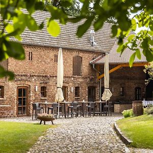 Hotel Zur Linde Dein Self Check In Michendorf Exterior photo