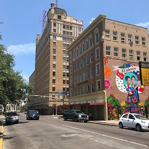 The Rialto Hotel Laredo Exterior photo