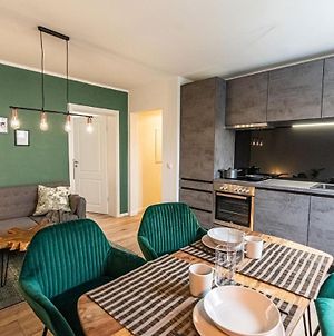 Bright - Close To Fair & University - Modern & Stylish For 4 - Kitchen & Parking Appartement Augsburg Exterior photo