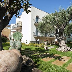 Villa Collina Giardini-Naxos Exterior photo