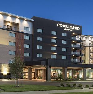 Courtyard By Marriott Mt. Pleasant At Central Michigan University Hotel Mount Pleasant Exterior photo