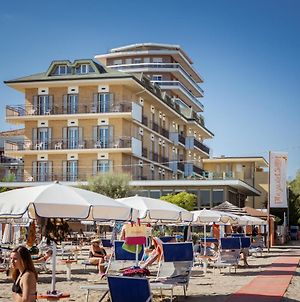 Hotel La Pace Bellaria-Igea Marina Exterior photo