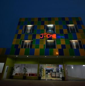 T-One Hotel Tanjungjohor Exterior photo