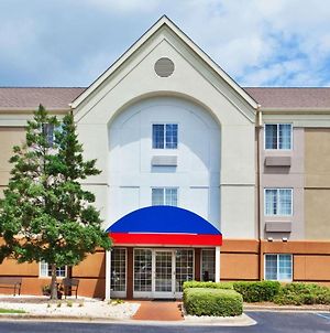 Sonesta Simply Suites Cleveland North Olmsted Airport Exterior photo