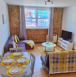Flat 3 Lovely Spacious Apartment Available For Guests Parking Wifi Southampton Exterior photo