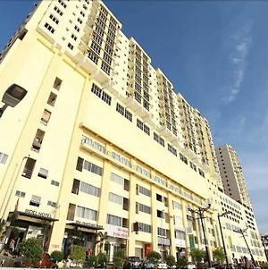 Riverfront Hotel & Apartment Kota Bharu Exterior photo