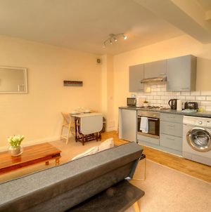 Pass The Keys Luxury 2 Bed House In Quiet Baffins Area, Sleeps 5 Villa Portsmouth Exterior photo