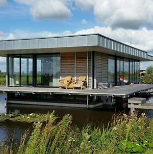 Lovely house boat in Goengahuizen with sauna Hotel Exterior photo