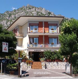 Hotel Villa Grazia Limone sul Garda Exterior photo