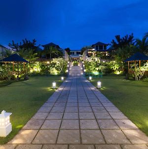 Airis Luxury Villas And Spa Uluwatu Exterior photo