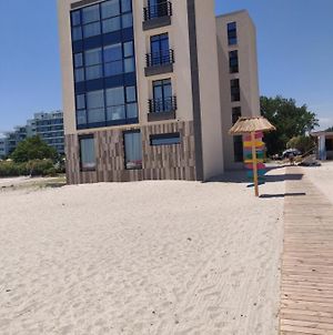 Mamaia Beach Side Hotel Exterior photo