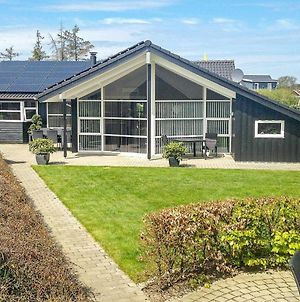 Authentic Holiday Home In Bl Vand Denmark With Whirlpool Blåvand Exterior photo