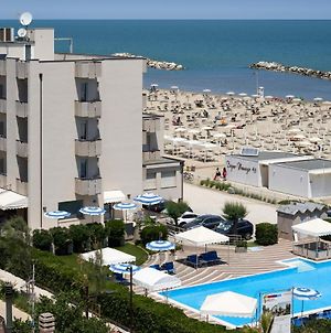 Hotel Atlantic Rimini Exterior photo
