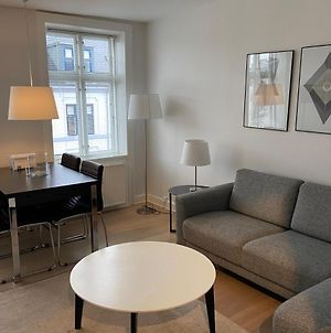 Bright 1-Bedroom Apartment In Popular Vesterbro Kopenhagen Exterior photo