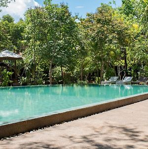 Palm Village Resort & Spa Siem Reap Exterior photo