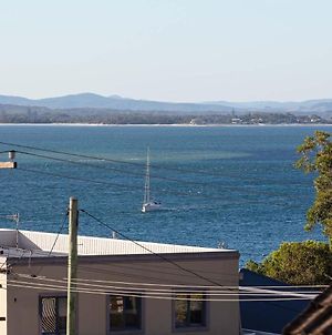 7 'Bellevue' 4 Donald Street - Renovated Unit With Air Con, Views & Central To Cbd Appartement Nelson Bay Exterior photo