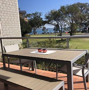 2 'Villa Ellisa', 8-10 Columbia Cl - Beautiful Water Views & Directly Across To Little Beach Nelson Bay Exterior photo