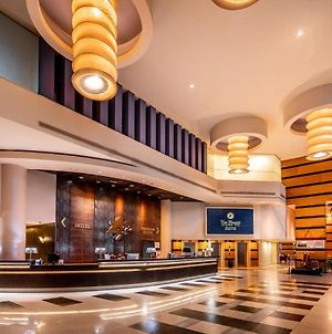 Kfar Maccabiah Hotel & Premium Suites Ramat Gan Exterior photo