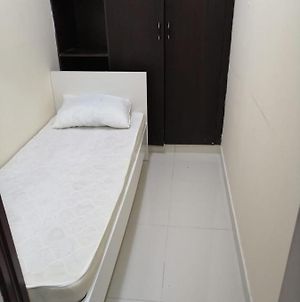 Low Budget Small Rooms For Rent Near Dubai Dafza Exterior photo