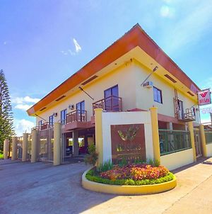 Oyo 792 Wil'S Suites Tagaytay City Exterior photo