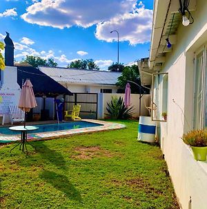 Kate'S Nest Guesthouse Windhoek Exterior photo