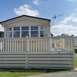 Tranquil 6 Berth Luxury Holiday Home Chichester Exterior photo