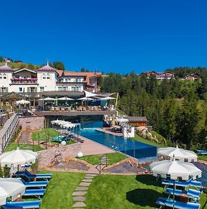 Hotel Albion Mountain Spa Resort Dolomites Urtijëi Exterior photo
