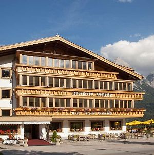 Ogsporthotel Zugspitze Lermoos Exterior photo