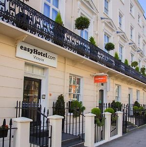 Easyhotel Victoria Londen Exterior photo