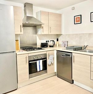 Casuarina House - Spacious 3 Bedroom Home In Folkestone Central Location, Fully Equipped Accommodation With Private Parking Exterior photo