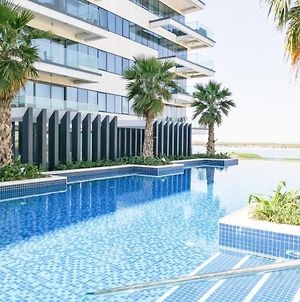 Nasma Luxury Stays- Mayan 3, Yas Island, Abu Dhabi Al Qurayyah Exterior photo