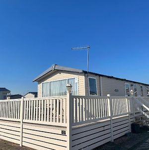Delightful 6 Berth Holiday Home With Decking Area Chichester Exterior photo